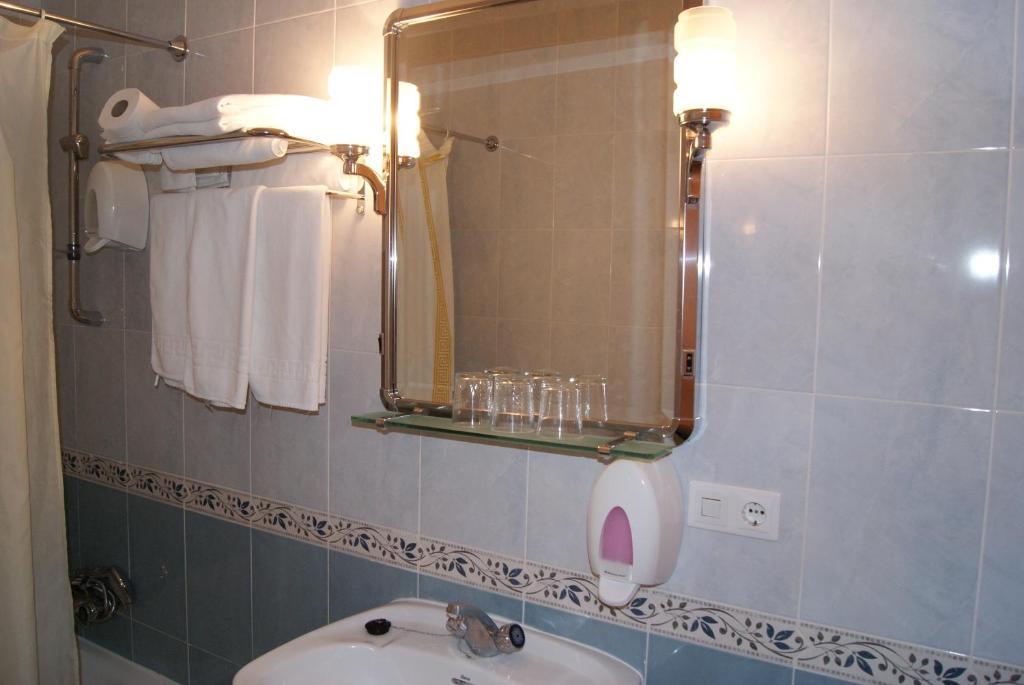 Hotel Alameda Alba De Tormes Phòng bức ảnh