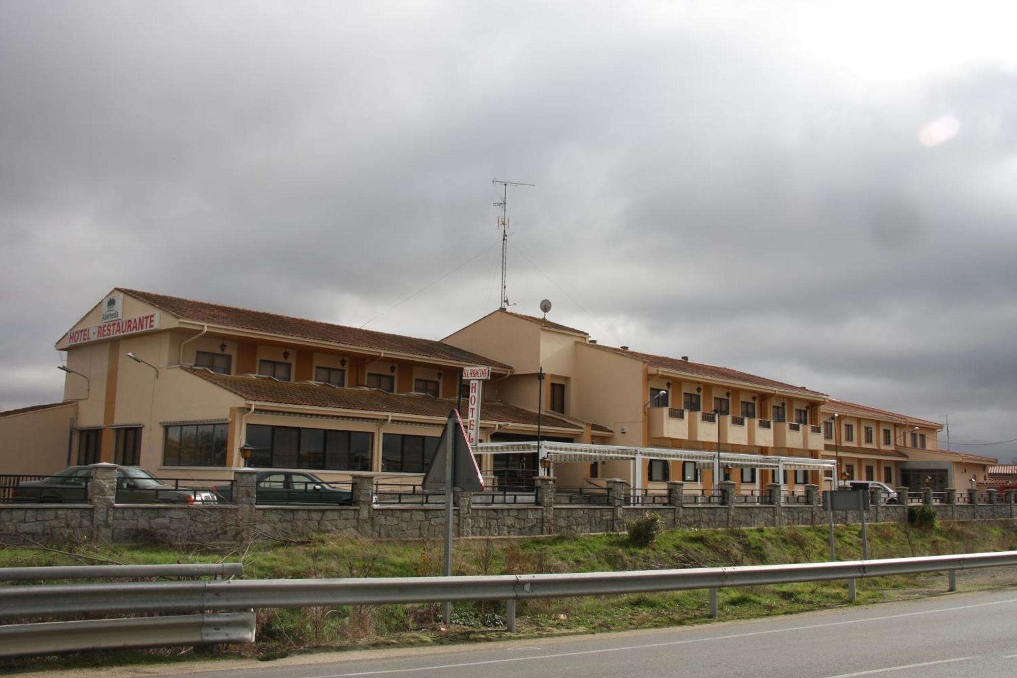 Hotel Alameda Alba De Tormes Ngoại thất bức ảnh
