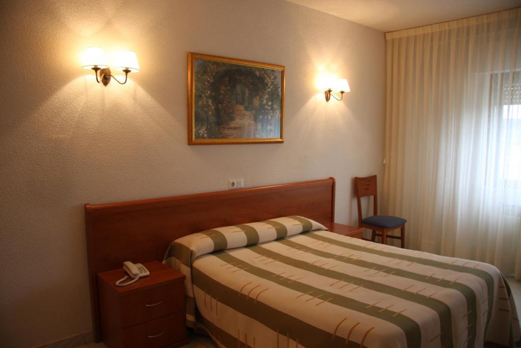 Hotel Alameda Alba De Tormes Ngoại thất bức ảnh